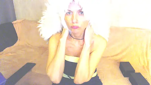 Snapshot of Elizabe_th chatting on 09-11-25, 01:17 Elizabe th online show from 09-11-25, 01:17