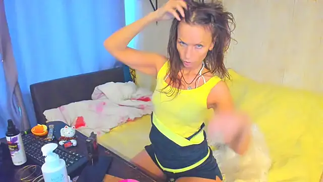 Snapshot of Elizabe_th chatting on 05-16-26, 08:11 Elizabe th online show from 05-16-26, 08:11