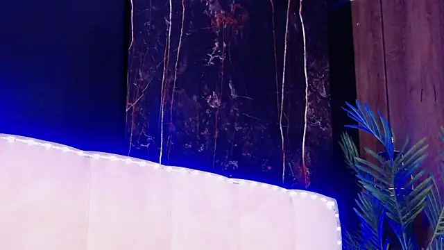 MelanieBrownn online show from 04-28-26, 04:06