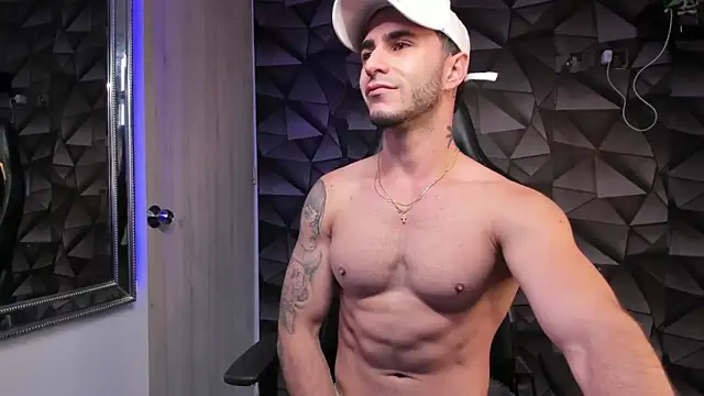 Snapshot of Tayler_duster chatting on 12-16-24, 12:27 Tayler duster online show from 12-16-24, 12:27