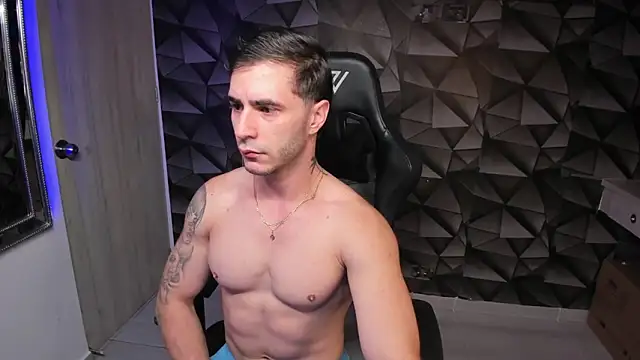 Snapshot of Tayler_duster chatting on 12-23-24, 10:32 Tayler duster online show from 12-23-24, 10:32