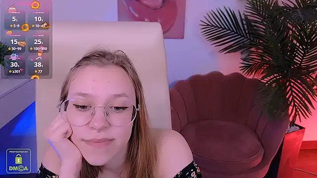 LayriantaVee online show from 03-14-25, 10:29