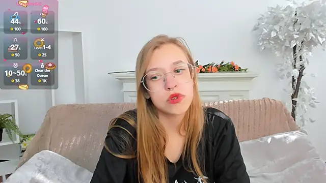 LayriantaVee online show from 09-13-25, 06:02