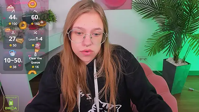 LayriantaVee online show from 10-08-25, 06:22