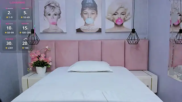 Sensual Sophie  online show from 12-17-25, 12:49