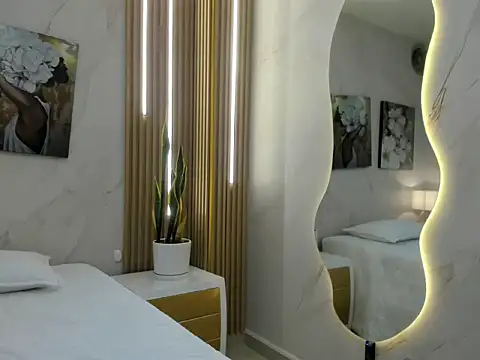 Sensual Sophie  online show from 04-26-26, 10:24