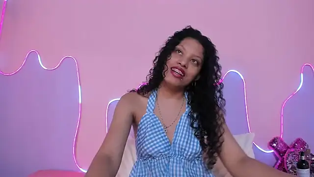 Snapshot of Mingie_Rouse chatting on 05-09-26, 03:12 Mingie Rouse online show from 05-09-26, 03:12