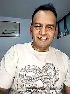 RogueTraveler online show from 11-07-25, 03:50