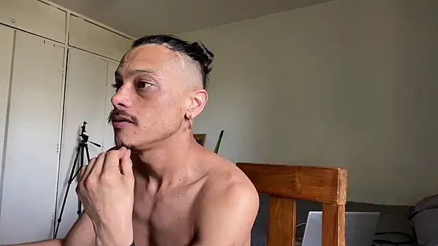 villanocat online show from 12-10-24, 04:38