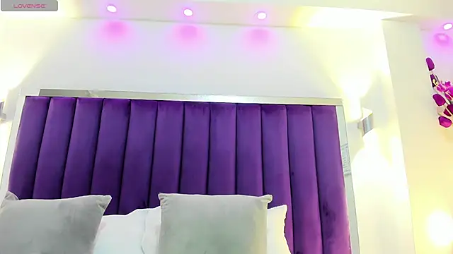 HannaPaola online show from 01-18-25, 04:15