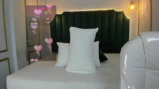 HannaPaola online show from 02-06-25, 04:21