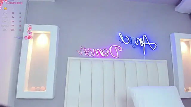 HannaPaola online show from 02-10-25, 10:40