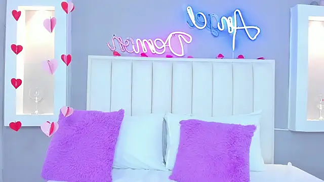 HannaPaola online show from 02-19-25, 10:42