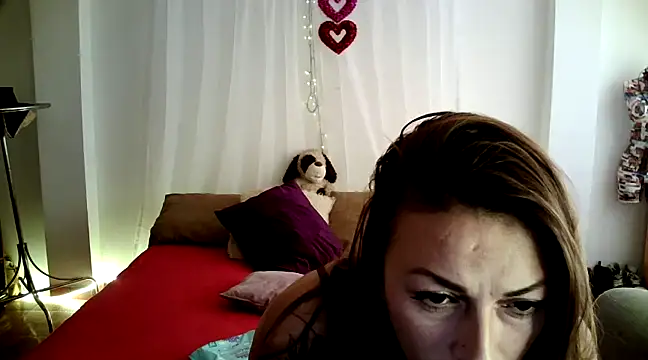 Snapshot of Hanna_Charming chatting on 03-21-25, 05:45 Hanna Charming online show from 03-21-25, 05:45