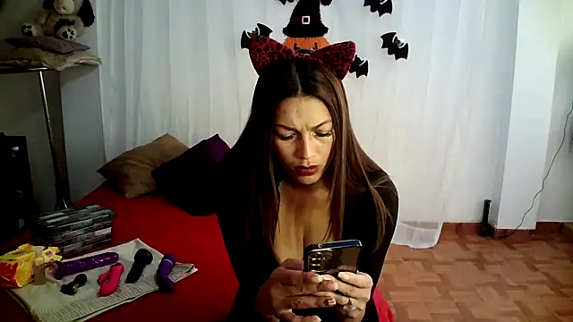 Snapshot of Hanna_Charming chatting on 10-09-25, 06:06 Hanna Charming online show from 10-09-25, 06:06