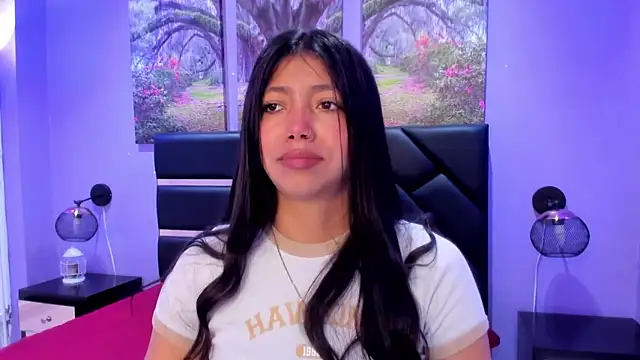 Snapshot of KimberlyVillaLobos chatting on 11-12-25, 11:32 KimberlyVillaLobos online show from 11-12-25, 11:32