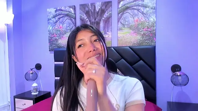 Snapshot of KimberlyVillaLobos chatting on 11-18-25, 11:36 KimberlyVillaLobos online show from 11-18-25, 11:36