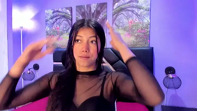 Snapshot of KimberlyVillaLobos chatting on 12-15-25, 11:36 KimberlyVillaLobos online show from 12-15-25, 11:36