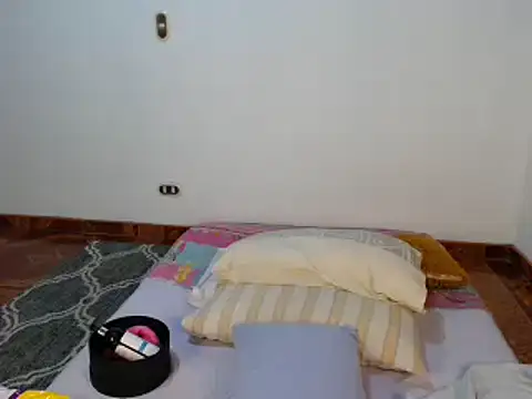 Snapshot of JulieeHabubu chatting on 02-09-25, 01:00 JulieeHabubu online show from 02-09-25, 01:00