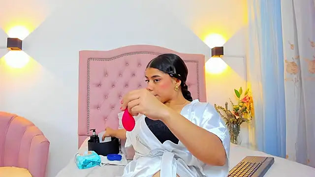 Snapshot of JulieeHabubu chatting on 09-25-25, 03:10 JulieeHabubu online show from 09-25-25, 03:10