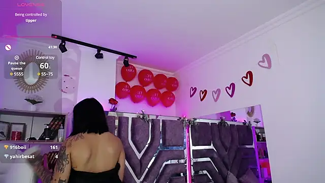 AliceWalker 11 online show from 02-25-25, 02:47