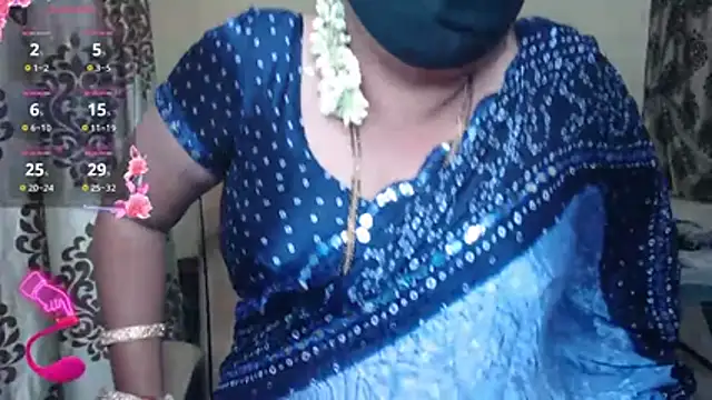 Snapshot of Queen_sakshi chatting on 11-23-25, 04:29 Queen sakshi online show from 11-23-25, 04:29