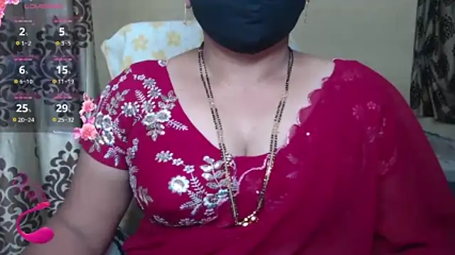 Snapshot of Queen_sakshi chatting on 11-30-25, 04:55 Queen sakshi online show from 11-30-25, 04:55