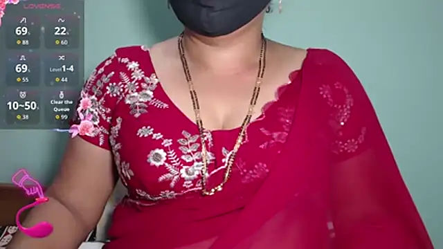 Snapshot of Queen_sakshi chatting on 12-03-25, 07:01 Queen sakshi online show from 12-03-25, 07:01