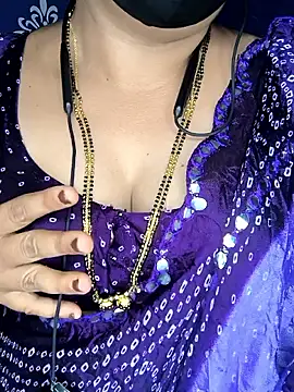 Snapshot of Queen_sakshi chatting on 02-23-26, 06:05 Queen sakshi online show from 02-23-26, 06:05