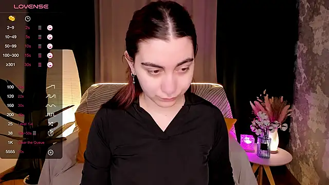 hannacheekss  online show from 03-10-26, 02:05