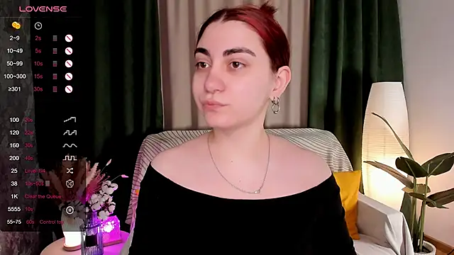 hannacheekss  online show from 04-21-26, 02:04