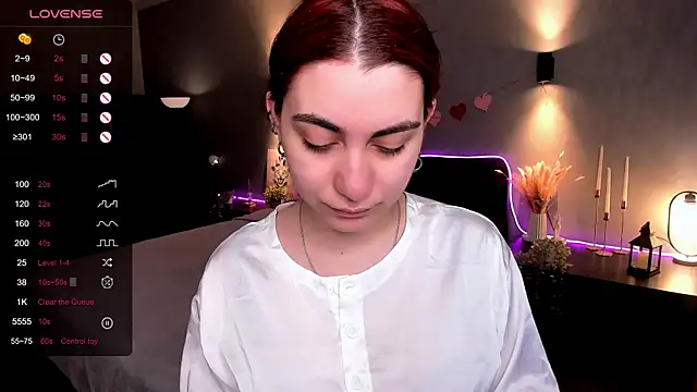 hannacheekss  online show from 04-28-26, 02:10