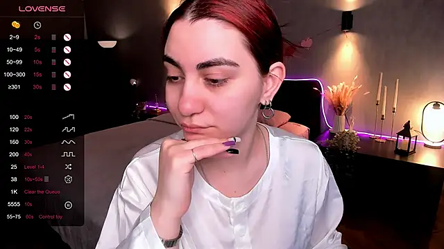 hannacheekss  online show from 04-28-26, 02:27