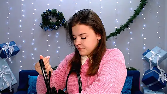 Snapshot of showmeparadise chatting on 12-12-24, 06:03 showmeparadise online show from 12-12-24, 06:03