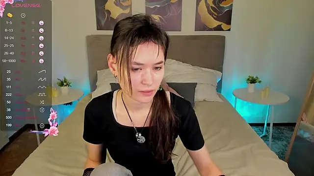 Snapshot of Emily_Strikeee chatting on 11-07-25, 10:04 Emily Strikeee online show from 11-07-25, 10:04