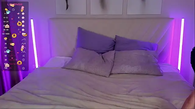 Snapshot of Emily_Strikeee chatting on 11-19-25, 10:04 Emily Strikeee online show from 11-19-25, 10:04