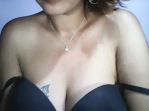 layanah12 online show from 02-01-25, 02:05