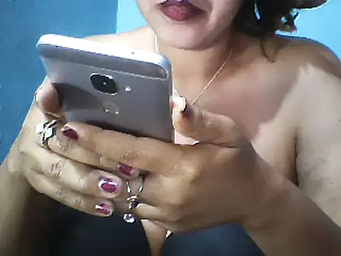 layanah12 online show from 02-14-25, 03:33