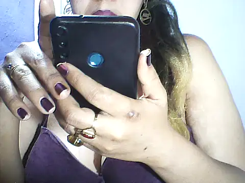 layanah12 online show from 10-12-25, 07:13