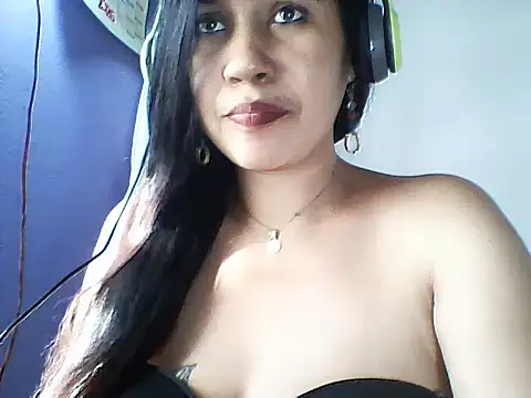 layanah12 online show from 04-10-26, 12:21