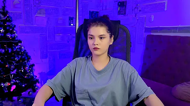 EvaThopson online show from 12-12-24, 08:03