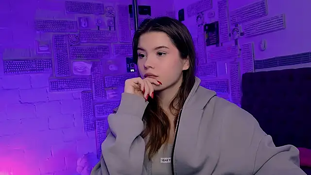 EvaThopson online show from 02-06-25, 12:05