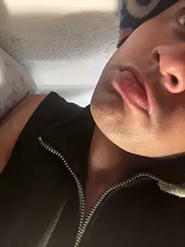 Snapshot of Hxnsovrgon chatting on 01-12-25, 03:25 Hxnsovrgon online show from 01-12-25, 03:25