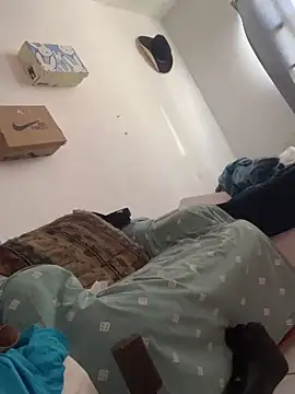 Snapshot of Hxnsovrgon chatting on 02-08-25, 04:25 Hxnsovrgon online show from 02-08-25, 04:25