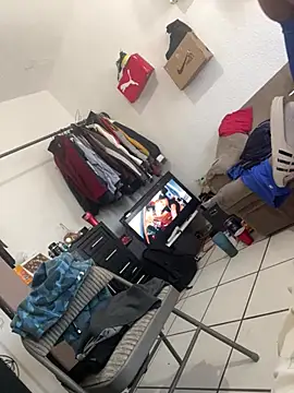 Snapshot of Hxnsovrgon chatting on 03-10-25, 08:26 Hxnsovrgon online show from 03-10-25, 08:26