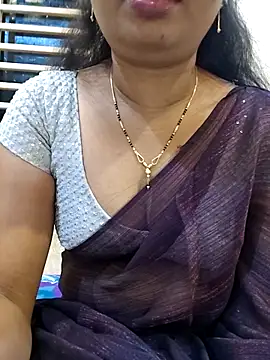 Snapshot of Lilly-queen chatting on 11-09-25, 06:50 Lilly-queen online show from 11-09-25, 06:50