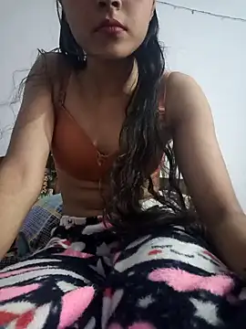 Snapshot of pikubaby chatting on 12-14-24, 06:09 pikubaby online show from 12-14-24, 06:09