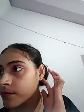 Snapshot of pikubaby chatting on 09-13-25, 07:24 pikubaby online show from 09-13-25, 07:24