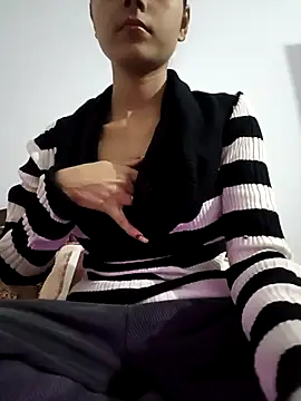 Snapshot of pikubaby chatting on 11-08-25, 06:40 pikubaby online show from 11-08-25, 06:40