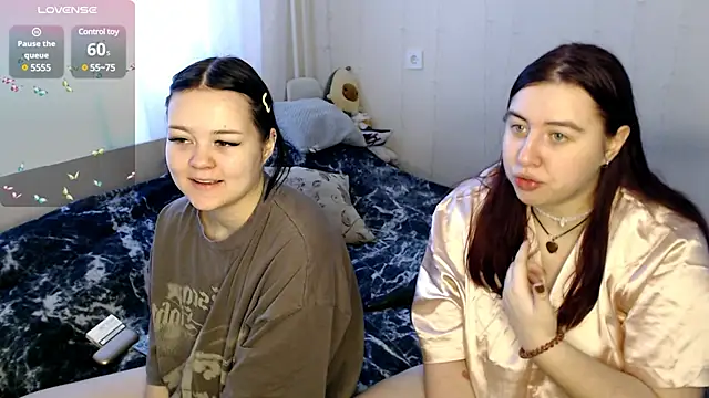 Snapshot of BettyandRich_ chatting on 01-11-25, 08:43 BettyandRich  online show from 01-11-25, 08:43